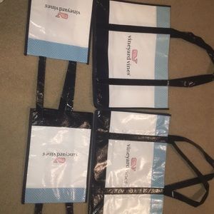 4 vineyard vines bags